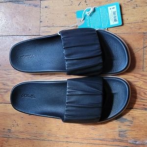 OLUKAI PIHAPIHA WOMENS US SIZE 9  COLOR BLACK /OFF WHITE SANDAL SLIDES